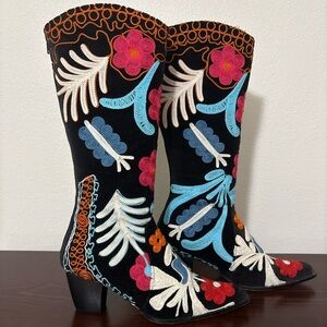 Rare Julie Miles Colorful Embroidered Women's Boots Tall size 36 made in Turkey
